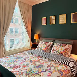 https://comfortable-stylish-room-in-city-centre-of-home-stay.thehaguehotels.net