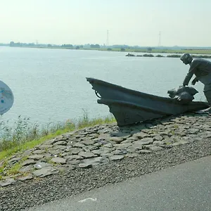 https://bed-breakfast-flowerzzz.ihotelsrotterdam.com